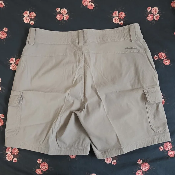 Eddie Bauer Women's Khaki Cargo Shorts - Picture 2 of 3